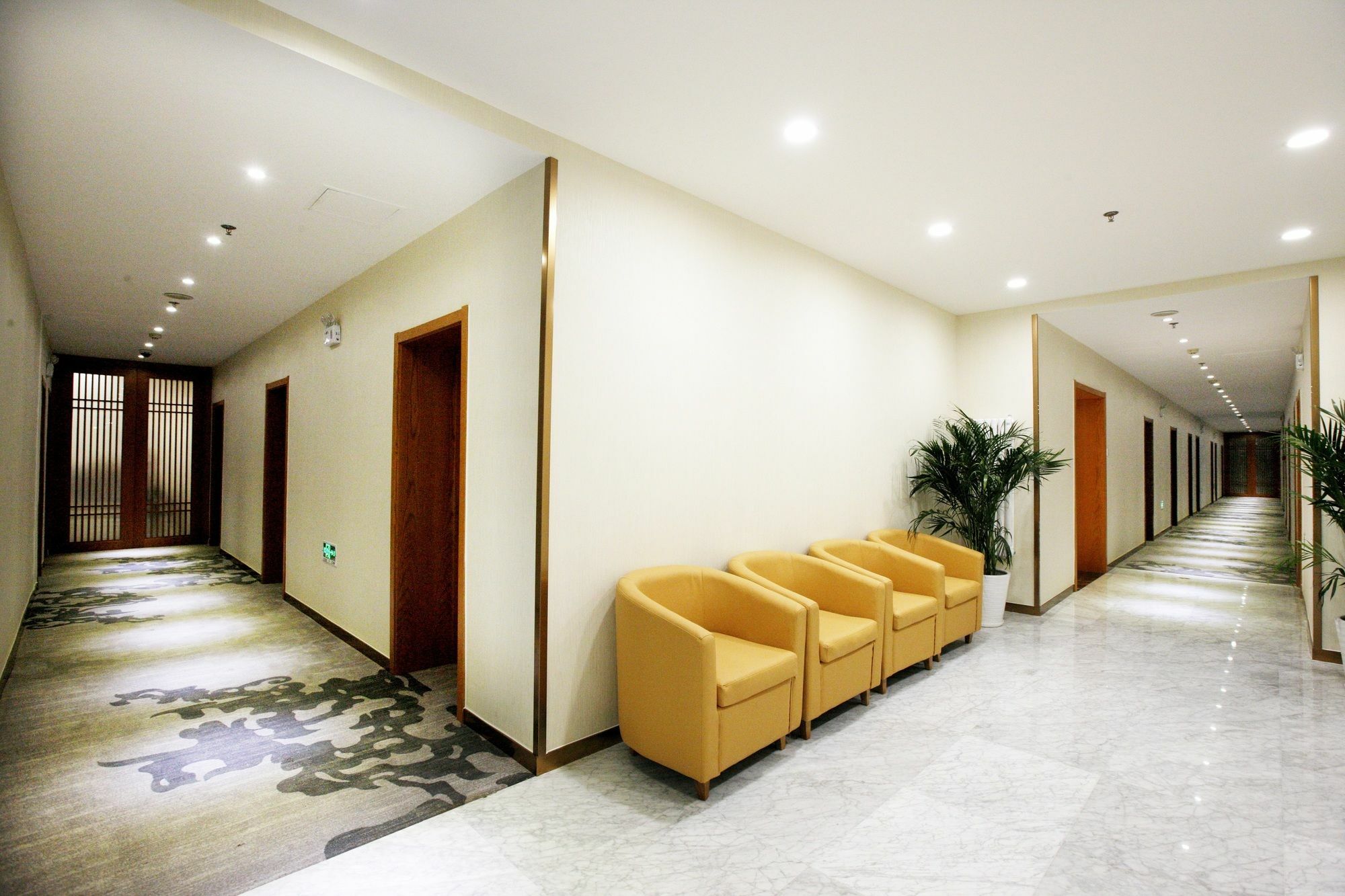 Beijing Dongdan Hotel Near Wangfujing Street,Tian'Anmen Square,The Forbidden City,Free Self-Service Laundry Room Екстериор снимка