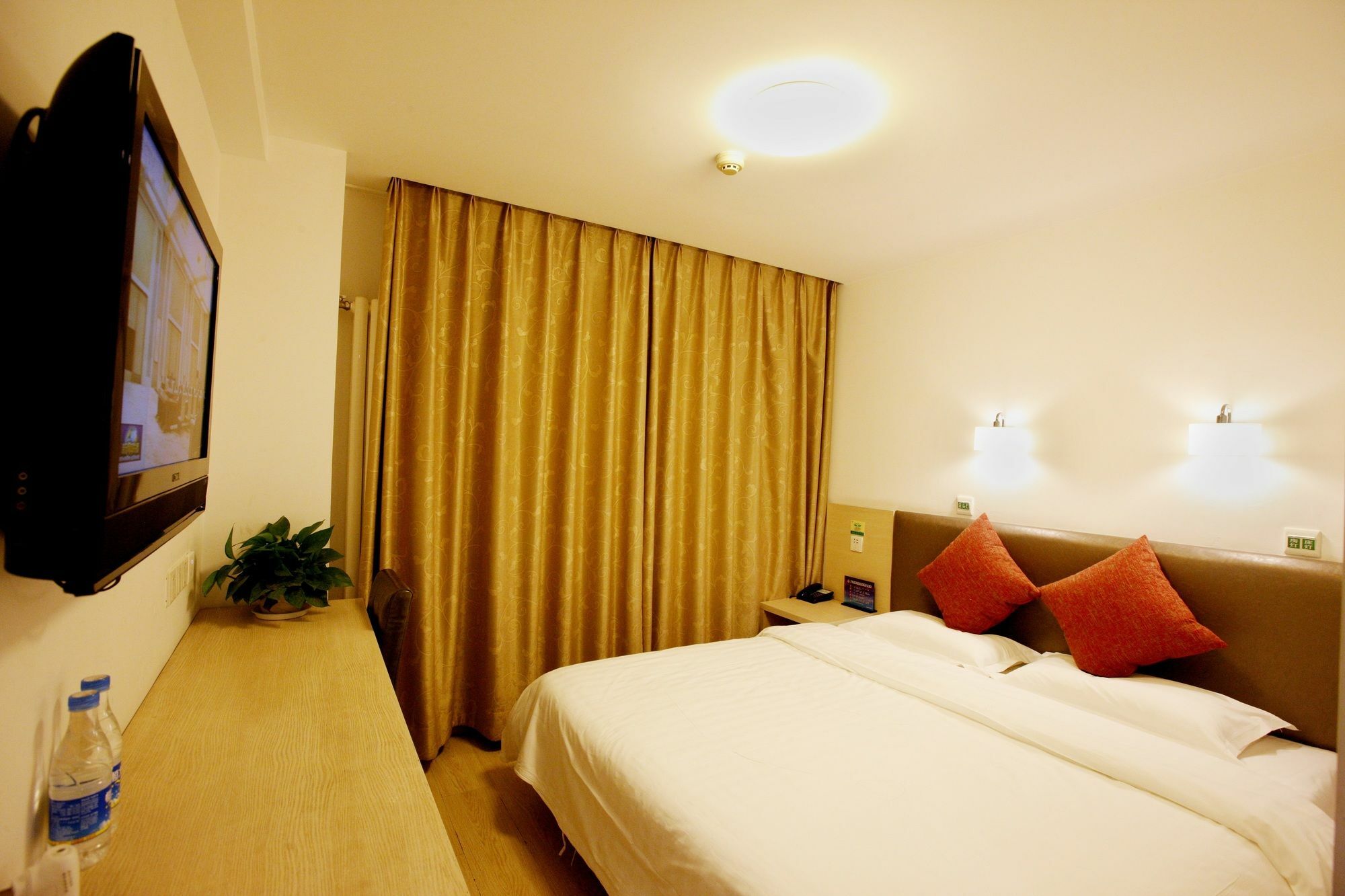 Beijing Dongdan Hotel Near Wangfujing Street,Tian'Anmen Square,The Forbidden City,Free Self-Service Laundry Room Екстериор снимка